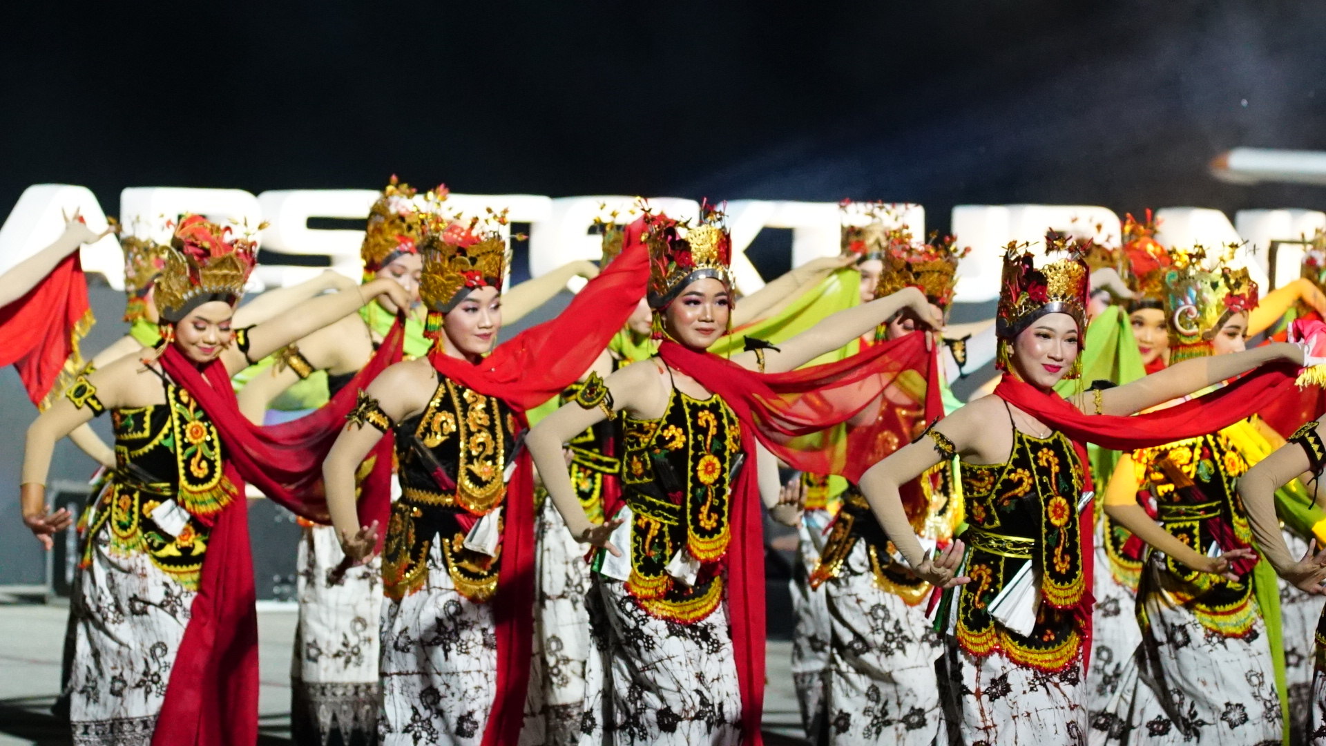 200 penari gandrung di Festival Arsitektur Nusantara