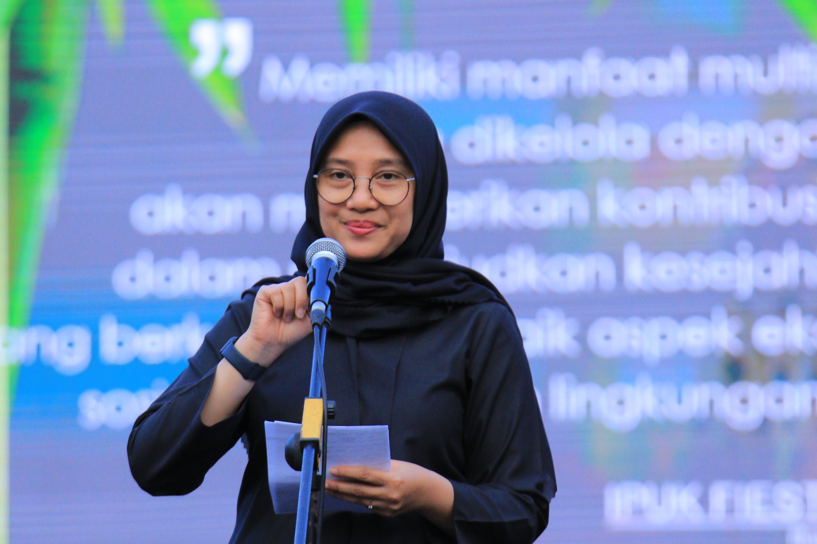 Bupati Ipuk Fiestiandani menghadiri Gintangan Bamboo Festival