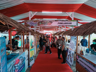 Gelar Produk Aneka Macam Hasil Olahan Perikanan Warnai Fish Market Festival
