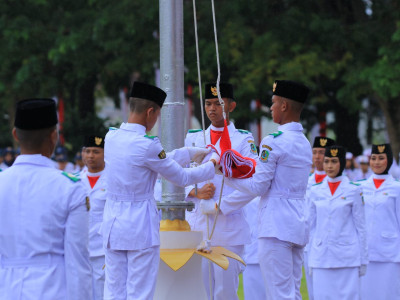 Upacara HUT ke-78 RI di Banyuwangi Berlangsung Khidmat Meski Diguyur Hujan