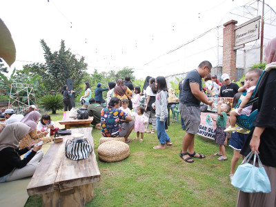 Liburan Lebaran di Banyuwangi Semakin Seru dan Berkesan di Festival Kembang Bakung Banyuwangi