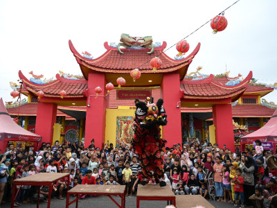 Barongsai Meriahkan Festival Kuliner Imlek di Kelenteng Hoo Tong Bio Banyuwangi