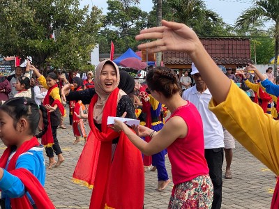 Wisatawan Prancis Terpukau Ikut Pilih Penari di Hari Terakhir Seleksi Gandrung Sewu 2025