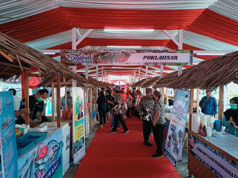 Gelar Produk Aneka Macam Hasil Olahan Perikanan Warnai Fish Market Festival