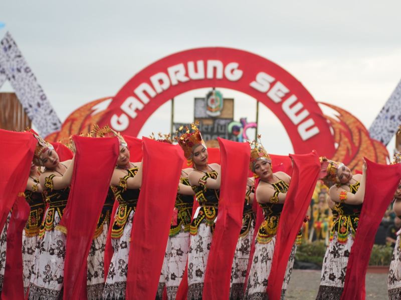 Tari Kolosal Gandrung Sewu Banyuwangi Bikin Merinding, Ribuan Wisatawan Terpukau
