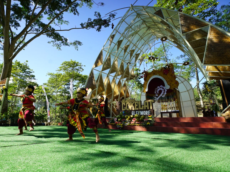 Lomba Tari Gebyar Barong dan Adu Skill Olahan Kakao, Warnai Festival Cokelat Glenmore 2023