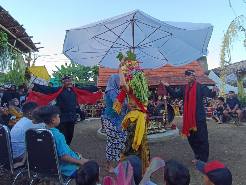 Ritual Adat Seblang Olehsari Hari Pertama Dipadati Pengunjung