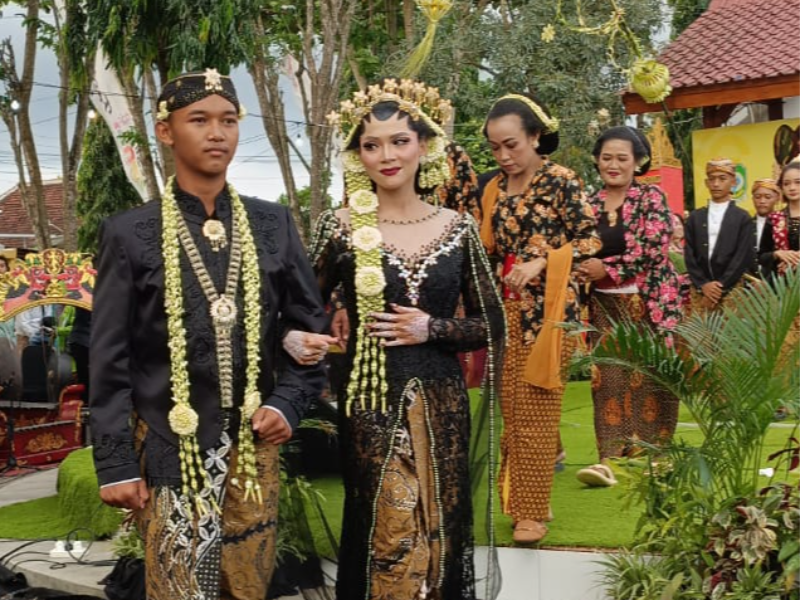 Meriah! Penonton Antusias Padati Festival Pengantin Nusantara