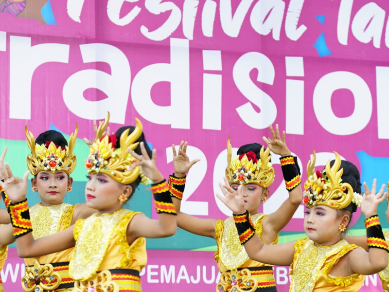 Ratusan Peserta di Banyuwangi Ramaikan Festival Tari Tradisional 2023