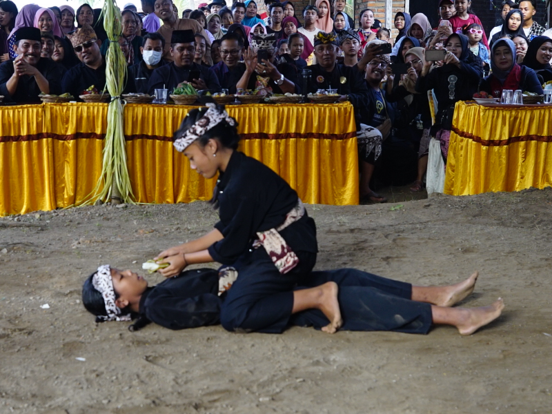 Tradisi Berbalut Seni Bela Diri Pencak Sumping Masih Dilestarikan di Banyuwangi