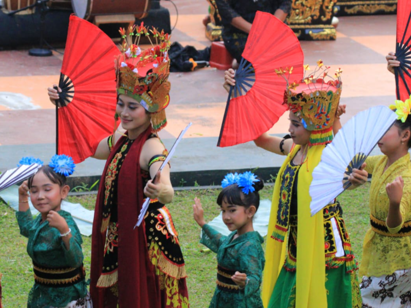 Momen Kemerdekaan, Sendratari Meras Gandrung Pukau Penonton