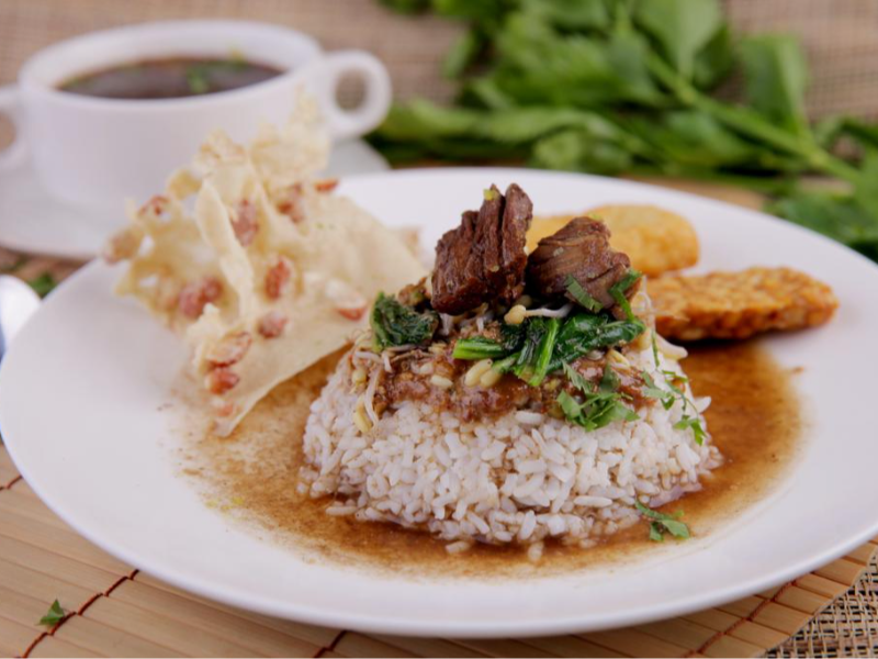 Resmi! Pecel Rawon Jadi Kekayaan Pengetahuan Tradisional Asli Banyuwangi