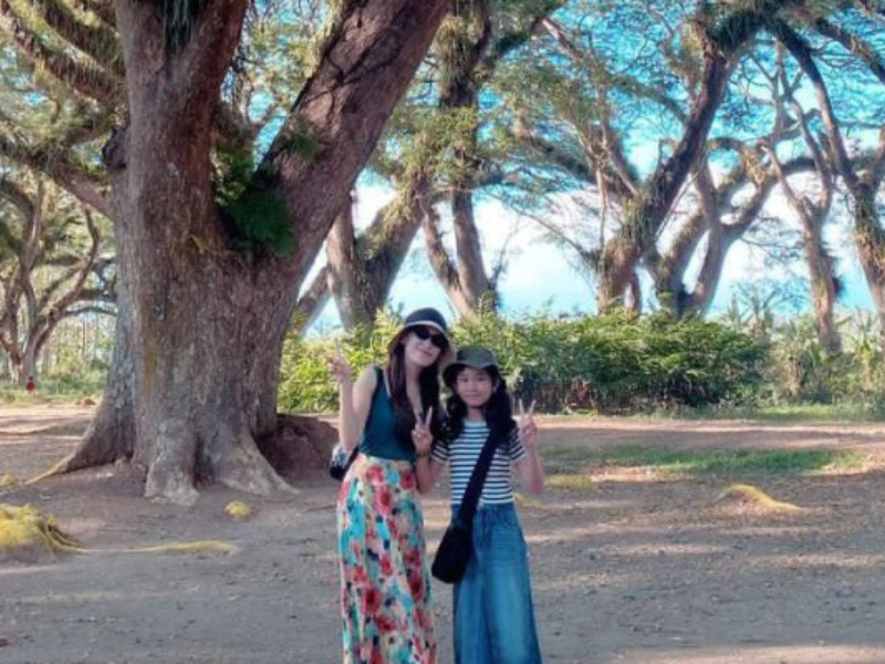 Libur Nataru 2023, Ayu Ting Ting Boyong Keluarga Besar Berlibur di Banyuwangi