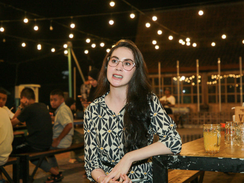 Arumi Bachsin Jatuh Cinta dengan Kuliner dan Cerita di Balik Fish Market Kampung Mandar