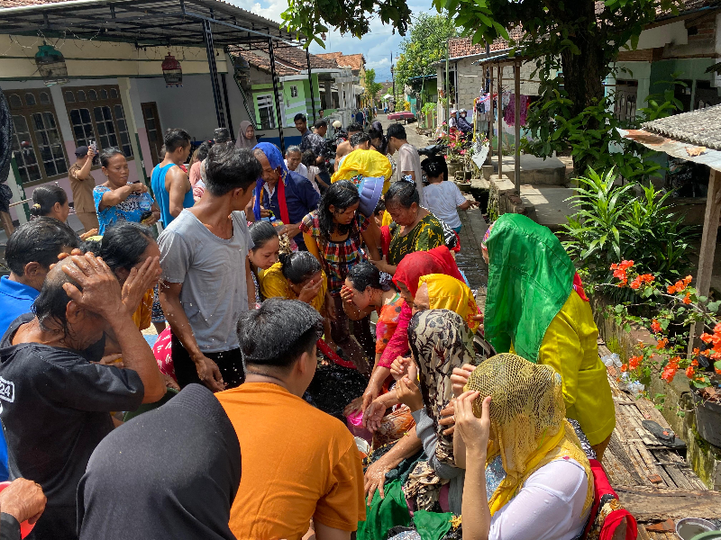 Mengenal Tradisi Lungsuran, Pertanda Berakhirnya Ritual Adat Seblang Olehsari