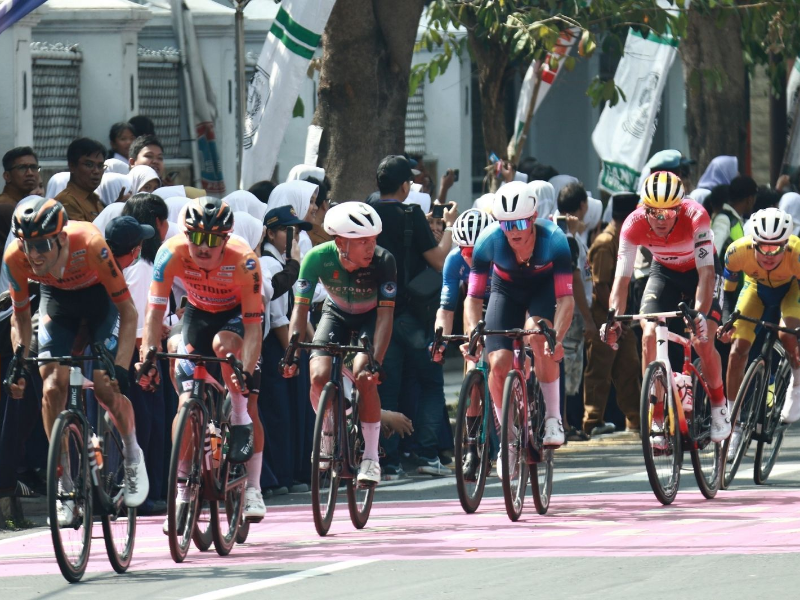 Start di Pesanggaran, Etape Perdana TdBI 2025  Lintasi Surga Banyuwangi Selatan