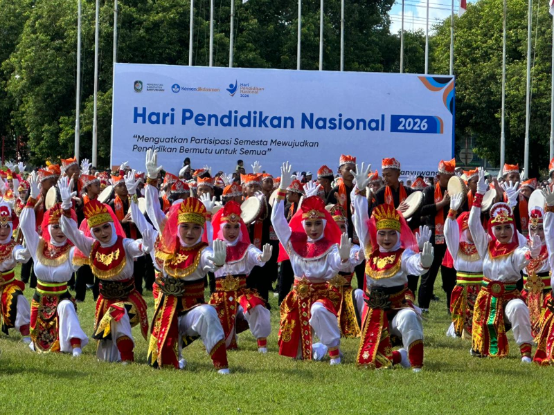 Semarak Peringatan Hardiknas di Banyuwangi, 1.100 Pelajar Suguhkan Pagelaran Kuntulan Ewon 