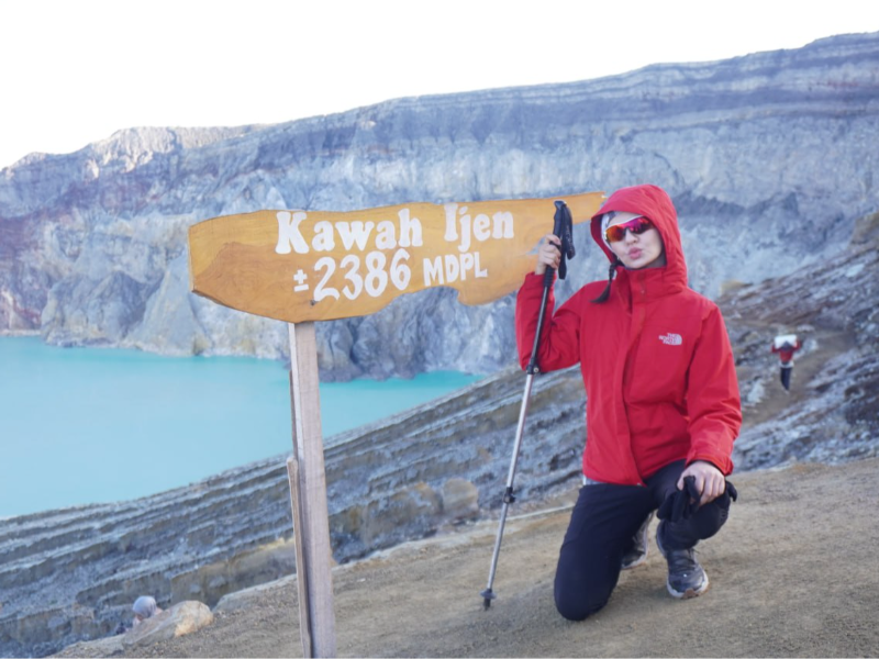 Nikmati Sunrise di Kawah Ijen, Raline Shah: Banyuwangi Punya Pesona Kelas Dunia