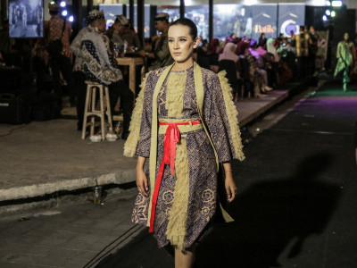 Motif Sembruk Cacing Meriahkan Banyuwangi Batik Festival 2023