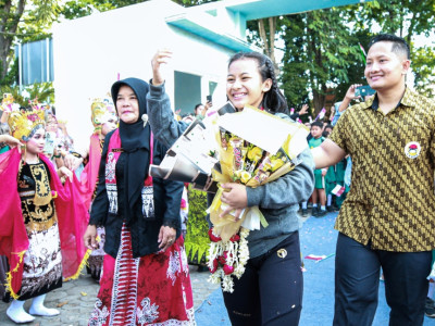 Disambut Meriah, Atlet Karate SD di Banyuwangi Raih Dua Emas Kejuaraan Dunia