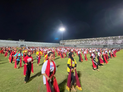 Festival Gandrung Sewu, Panggung Seni Megah Swadaya Masyarakat