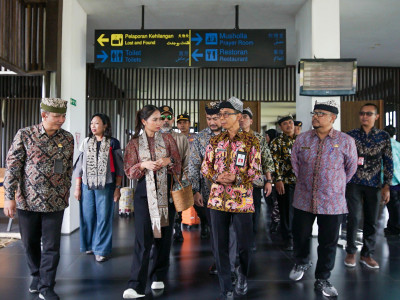 Banyuwangi Diprediksi Jadi Jujugan Wisatawan Saat Nataru, Wamenpar Tinjau Kesiapan Bandara