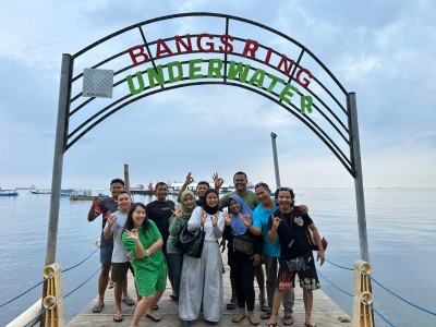 Usai Guncang Harjaba ke-254, Band Kotak Jelajahi Pesona Bawah Laut Bangsring Underwater