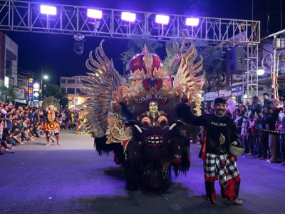 From Local to Global, Atraksi Barong Kumbo Banyuwangi Pukau Ribuan Pasang Mata di Kebumen Fest 2026
