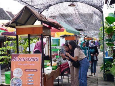 Mengenal Snackpacking, Tren Berwisata Sambil Jelajah Pasar Tradisional di Banyuwangi yang Kian Digandrungi