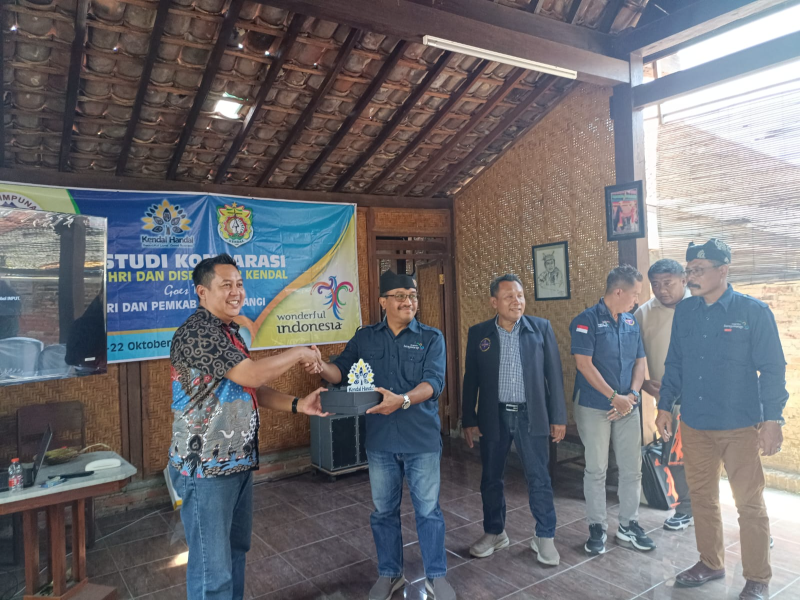 Tertarik Kemajuan Banyuwangi, PHRI Kendal Gelar Gathering di Desa Kemiren