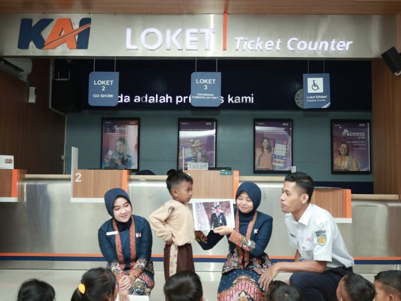 Edukasi Transportasi di Stasiun Ketapang: Kecintaan Anak-Anak Terhadap Kereta Api Meningkat