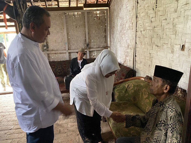 Pemkab Banyuwangi Jalin Kasih Ramadhan dengan Penyalin Tulisan Lontar Yusup