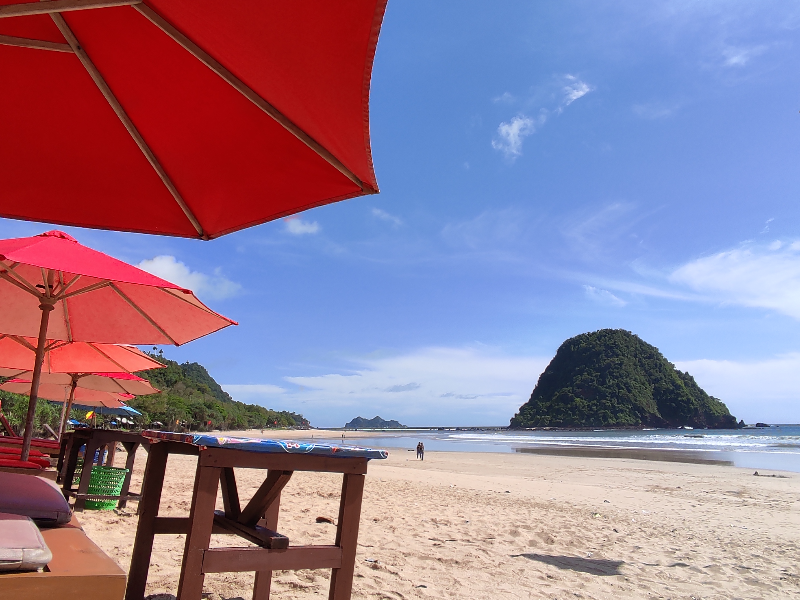 Pulau Merah Jadi Destinasi Favorit Pengunjung Selama Long Weekend