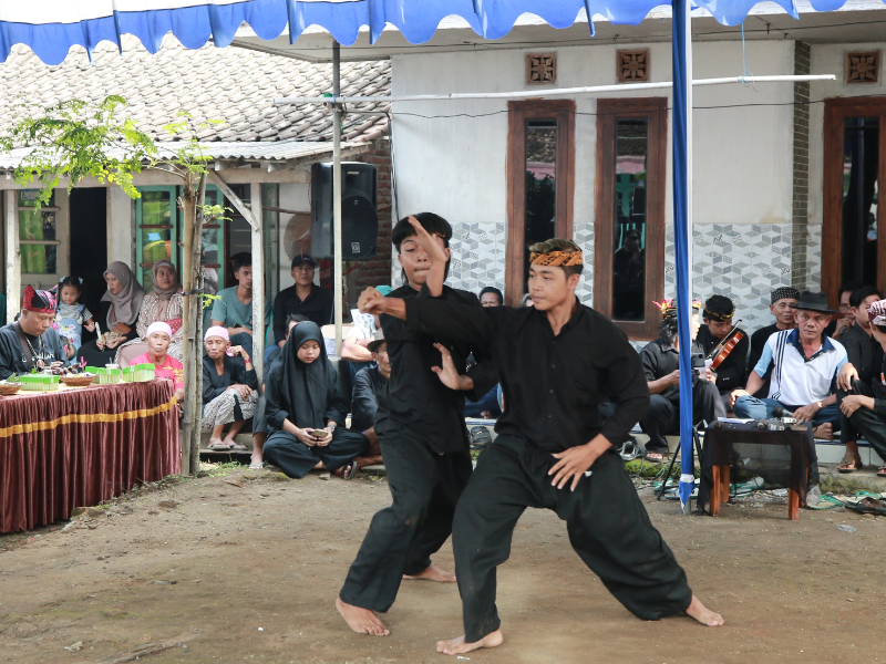 Tradisi Pencak Sumping di Banyuwangi: Perpaduan Seni Bela Diri dan Budaya
