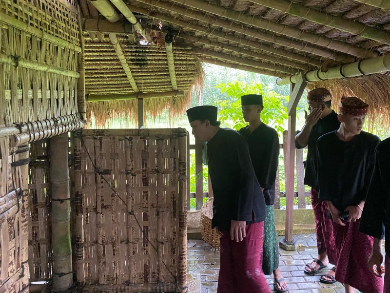 Nyekar Petilasan Mbah Buyut Cili, Prosesi Sakral Sebelum Barong Ider Bumi