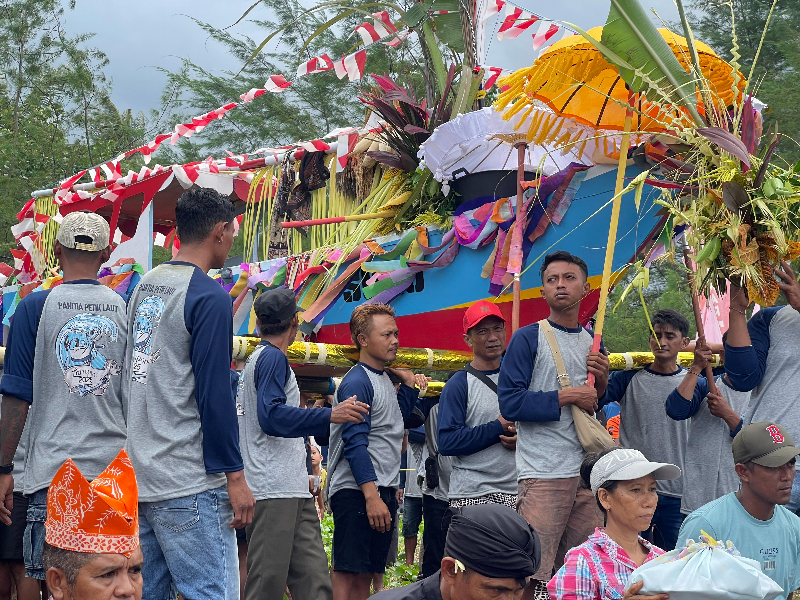 Petik Laut Lampon: Wujud Syukur dan Kebersamaan Nelayan