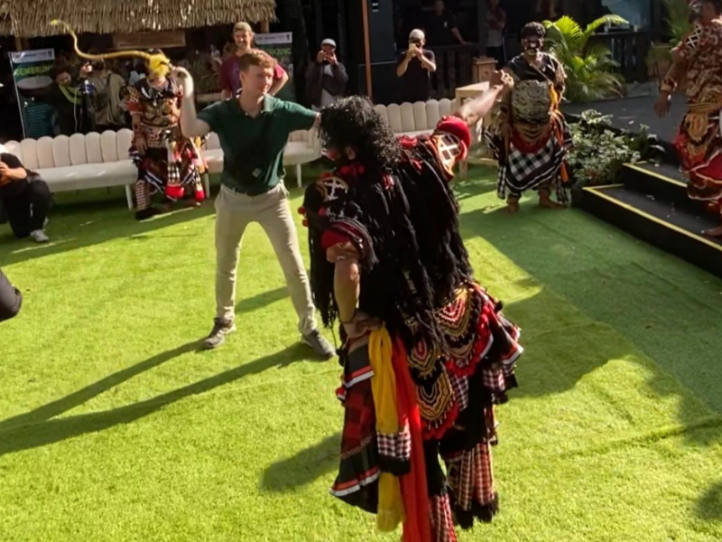 Wisatawan Belanda Rasakan Adrenalin Jaranan di Pameran Bajoewangi Tempo Doeloe