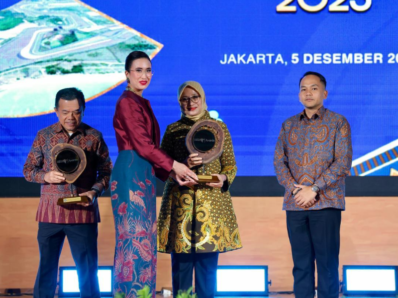 Kemenpar RI Anugerahkan Bupati Banyuwangi Penghargaan "Most Inspiring Tourism Leader" di Ajang Wonderful Indonesia Award 2025