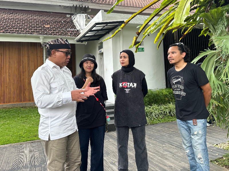 Pulang Kampung ke Banyuwangi, Cella Boyong Personel Kotak ke Pendopo Sabha Swagata Blambangan