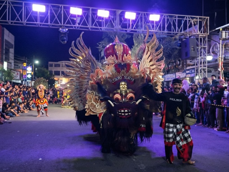 From Local to Global, Atraksi Barong Kumbo Banyuwangi Pukau Ribuan Pasang Mata di Kebumen Fest 2026