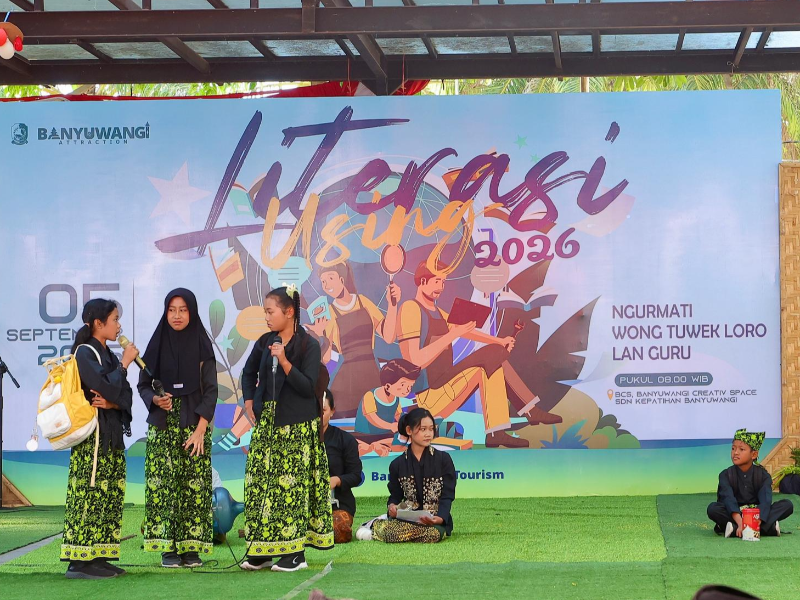Jaga Identitas Lokal, Ratusan Pelajar Banyuwangi Unjuk Gigi di Festival Literasi Using